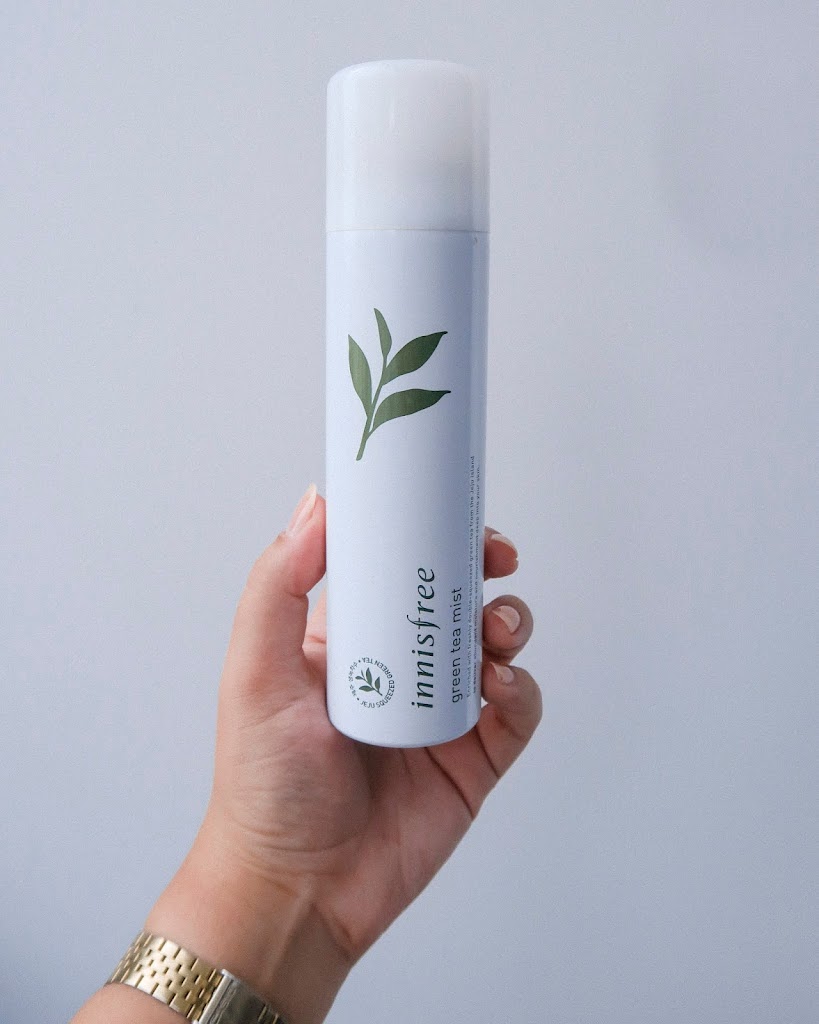 Choosing the Right Face Mist to Refresh Your Skin