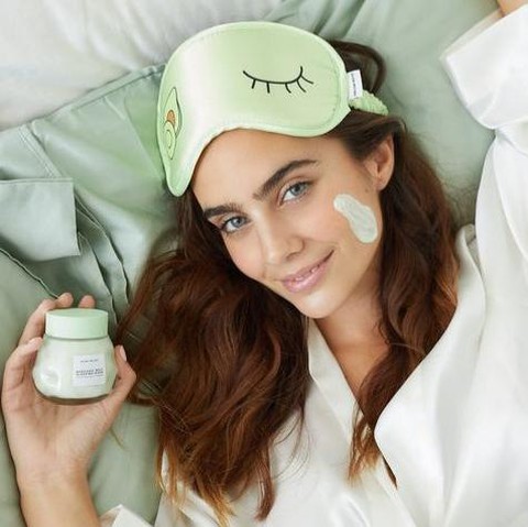 rekomendasi sleeping mask lokal untuk kulit kering kerontang